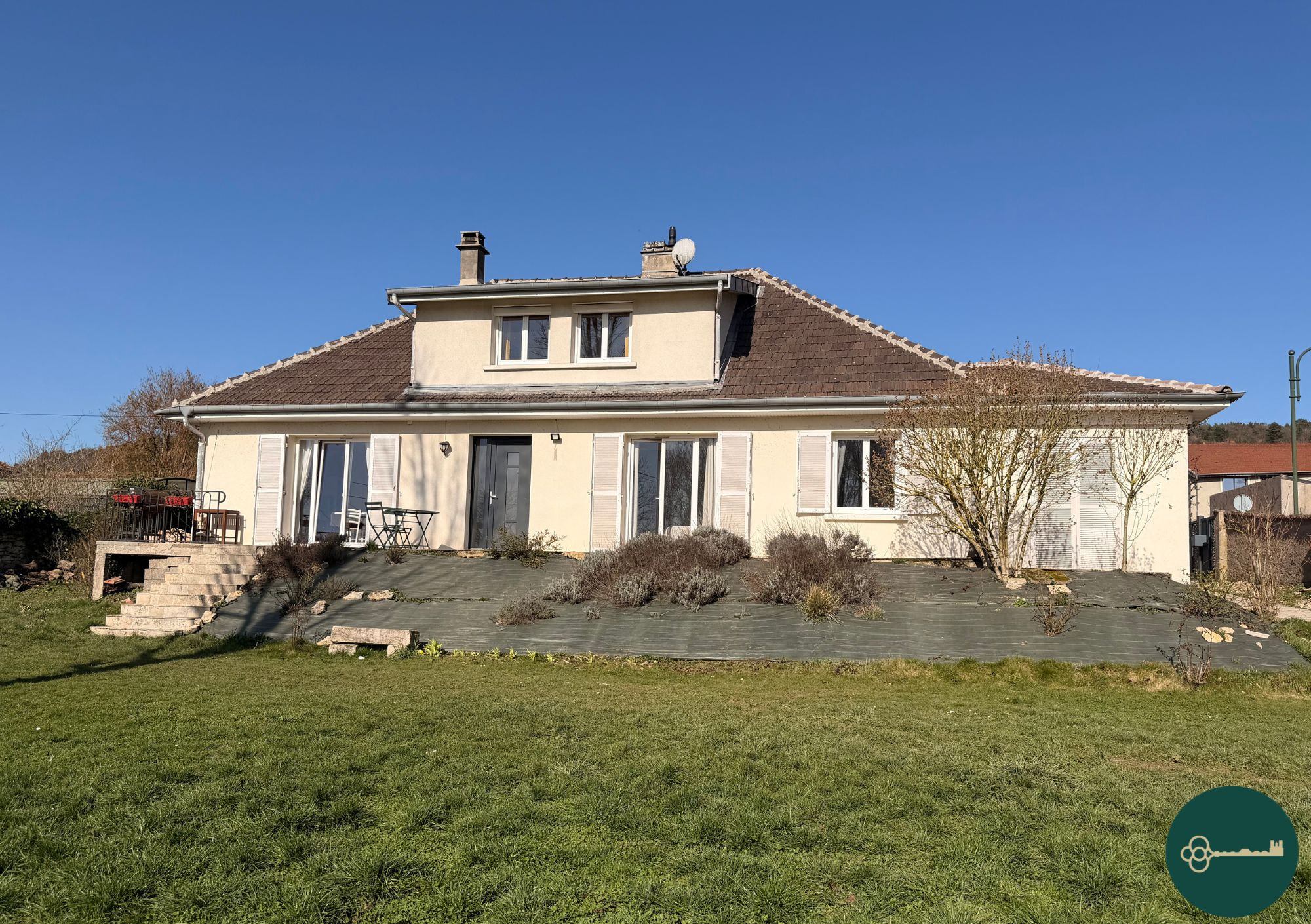 photo_9e72397bbaa270609be7703c6267b5ed Maison Ecrouves 8 pièces 171m2  